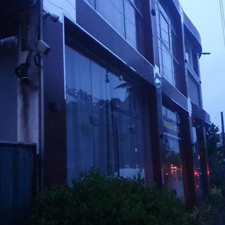 Air Vision 98 Hotel Katunayake Exterior photo
